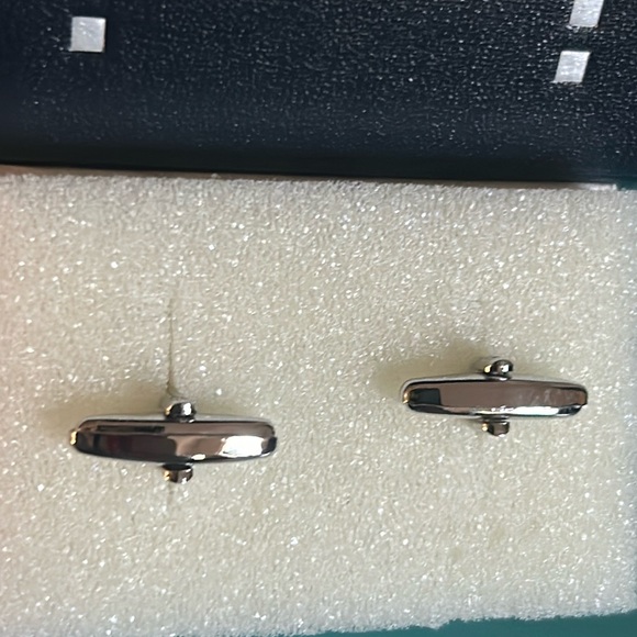 New Dual Monocle Monogrammed “P” Cufflinks Silver Tone in Gift Box - Picture 2 of 5